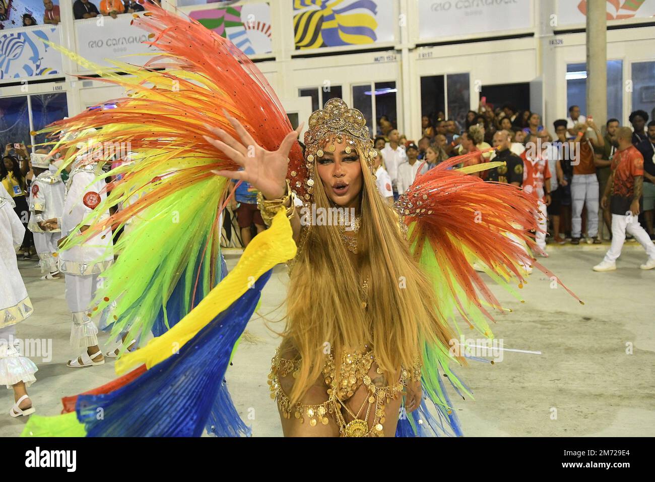 Rio de Janeiro, Brésil, 22 avril 2022. Défilé de l'école de samba de Salgueiro, pendant le carnaval à Rio de Janeiro, au Sambadrome, dans la ville de Banque D'Images