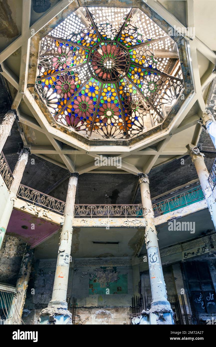 L'intérieur du plafond Grand Théâtre de Beyrouth ou le 'Grand Theatre des Milles et Une Nuits", un bâtiment abandonné dans le district central de Beyrouth, Liban Banque D'Images