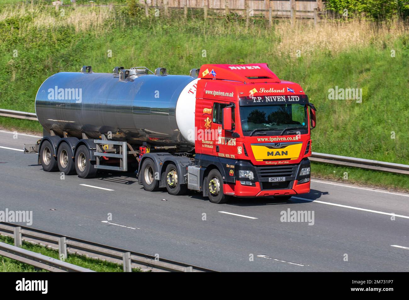 P. NIVEN LTD Road Haulage Company, Priestdykes Depot Lochmaben, Lockerbie; camion sur l'autoroute M6, Manchester, Royaume-Uni Banque D'Images