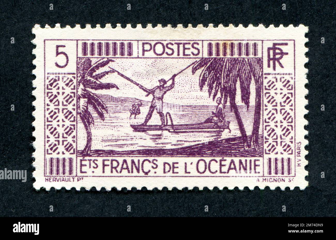 1934-1939 Numéro 5 timbre-poste franc français Océanie représentant un pêcheur de lance. L'Océanie française a été rebaptisée Polynésie française en 1958. Banque D'Images