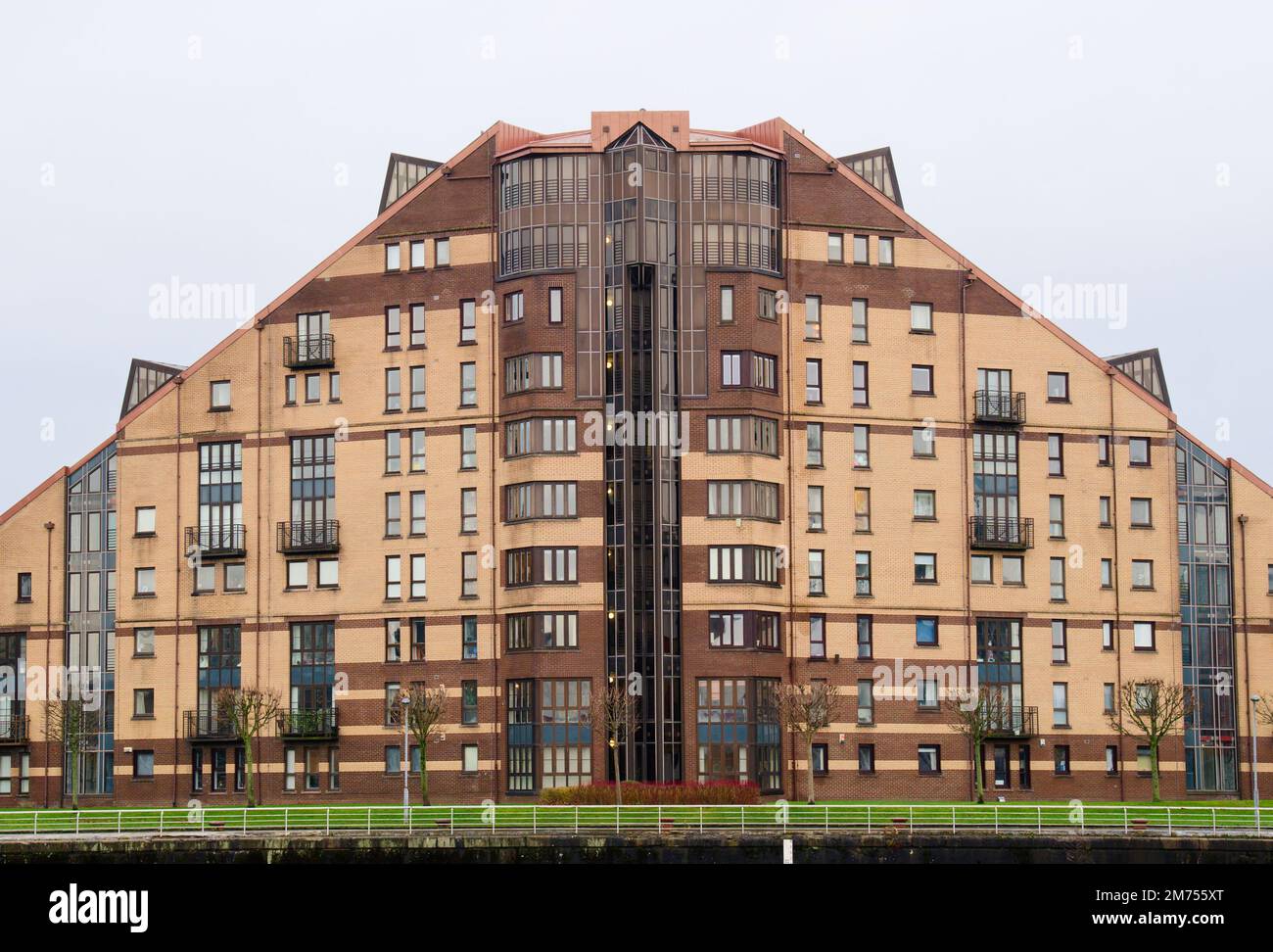 Les appartements du conseil dans les logements pauvres avec de nombreuses questions de protection sociale à Linwood Banque D'Images