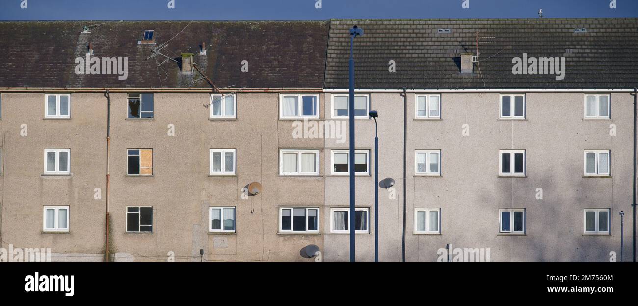 Les appartements du conseil dans les logements pauvres avec de nombreuses questions de protection sociale à Linwood Banque D'Images