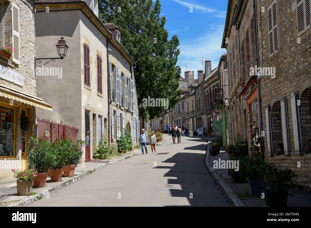 Scène de rue, Vezelay, Département Yonne, région Bourgogne-Franche-Comté, Bourgogne, France Banque D'Images