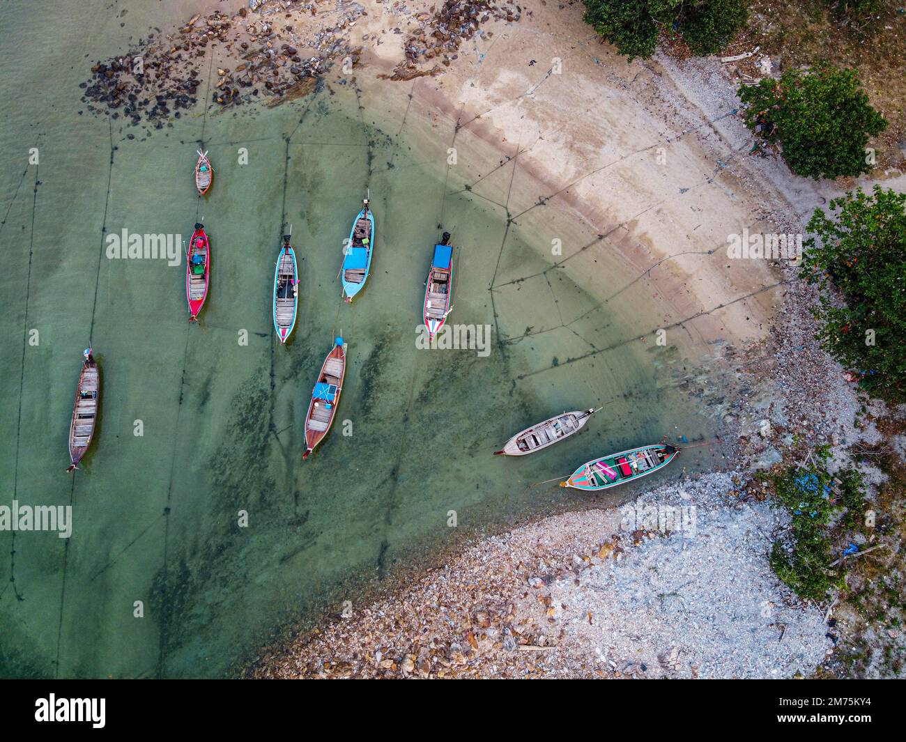 Antenne de petits bateaux de pêche, plage Relax Bay, Koh Lanta, Thaïlande, Ko Lanta, Krabi, Thaïlande Banque D'Images