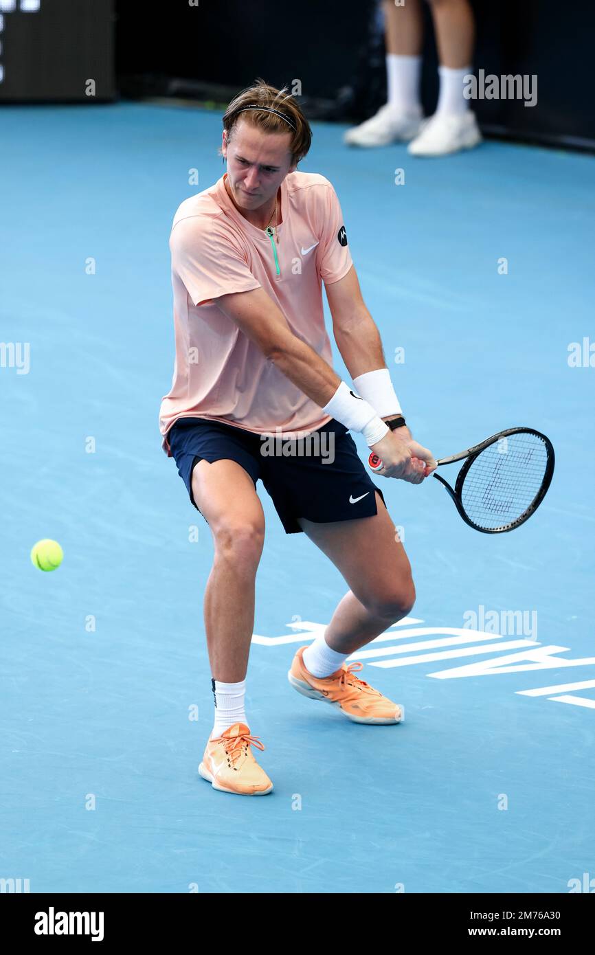 Adélaïde, Australie, 7 janvier 2023. Sebastian Korda, des États-Unis, a fait un revers lors du match international de tennis d'Adélaïde entre Sebastian Korda, des États-Unis, et Yoshihito Nishioka, du Japon, à Memorial Drive sur 07 janvier 2023, à Adélaïde, en Australie. Crédit : Peter Mundy/Speed Media/Alay Live News Banque D'Images