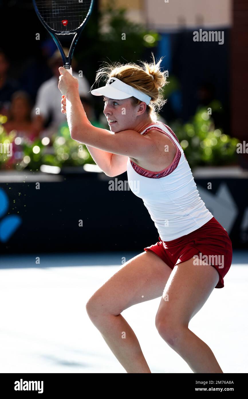 Adélaïde, Australie, 7 janvier 2023. Linda Noskova, de la République tchèque, joue un rôle de prémain lors du match international de tennis d'Adélaïde entre l'ont Jabeur de Tunisie et Linda Noskova de la République tchèque à Memorial Drive on 07 janvier 2023 à Adélaïde, en Australie. Crédit : Peter Mundy/Speed Media/Alay Live News Banque D'Images