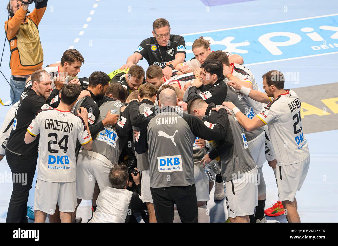 L'équipe GER se met en route, cercle d'équipe, équipe, jeu de handball masculin, match amical, Allemagne (GER) - Islande (ISL), sur 7 janvier 2023 à Brême/Allemagne. Banque D'Images