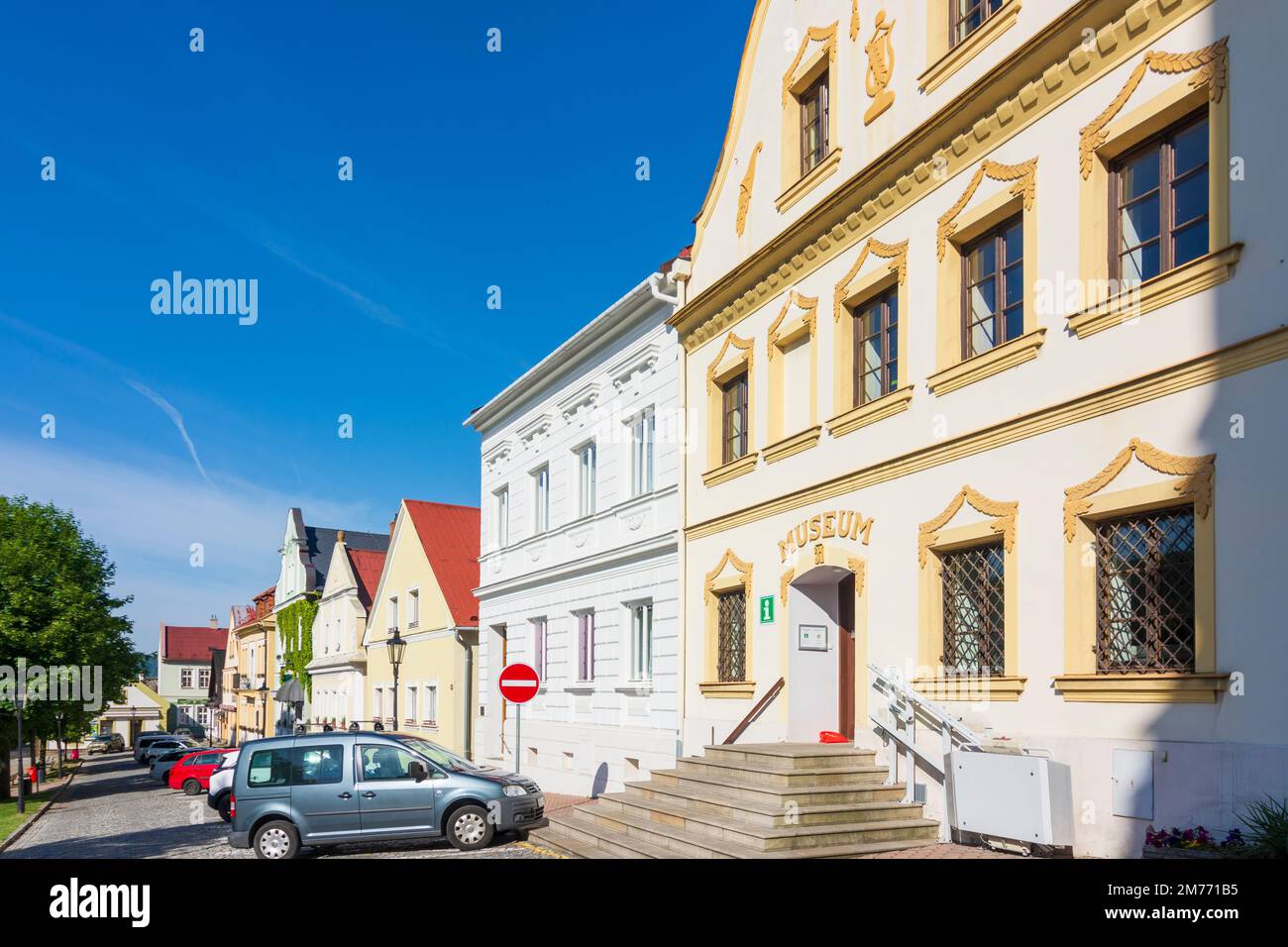 Stramberk (Stramberg) : place de la ville, musée sur l'illustrateur Zdenek Burian in , Moravskoslezsky, région de Moravie-Silésie, Mährisch-Schlesische Re Banque D'Images