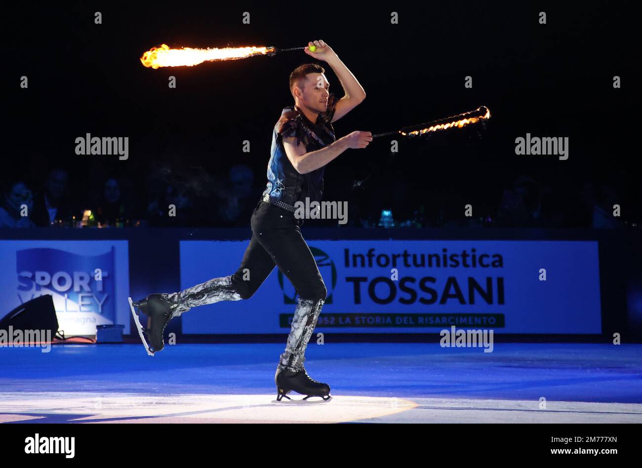 Clément Pinel pendant l'exposition de patinage sur glace « bol sur glace, stars du patinage mondial » à l'Unipol Arena, Bologne, Italie, 06 janvier 2023. Photo: Michel Banque D'Images