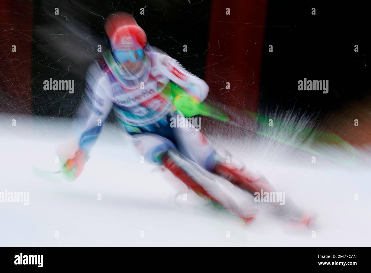 Ski alpin - FIS coupe du monde de ski alpin - Slalom masculin - Adelboden, Suisse - 8 janvier 2023 Stefan Hadalin en Slovénie en action REUTERS/Stefan Wermuth Banque D'Images