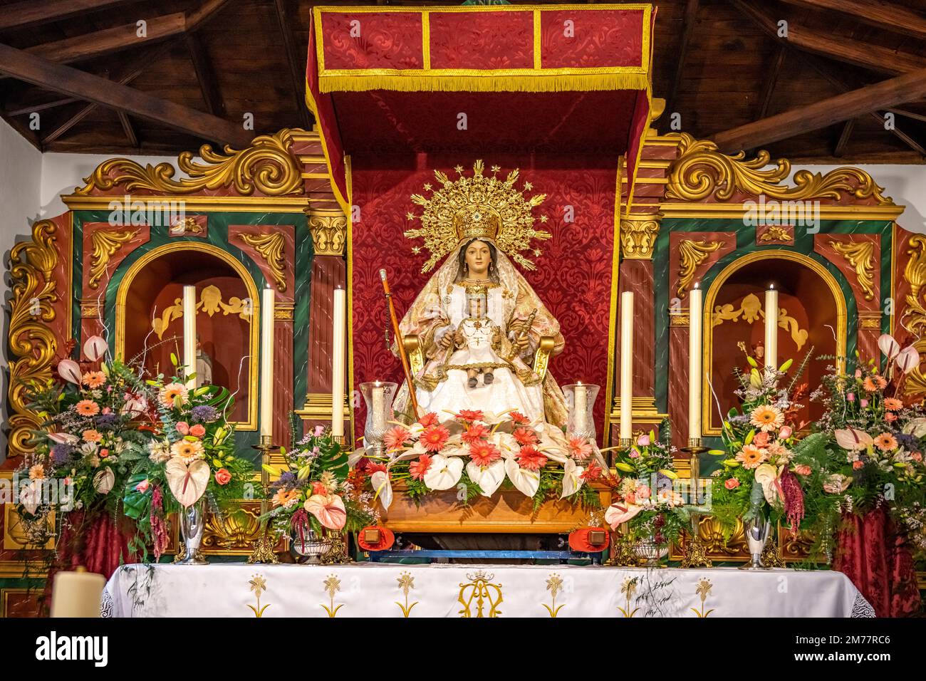 Die zur Bajada geschmückte Kirche Parroquia Nuestra Señora de la Salud in Arure, la Gomera, Kanarische Inseln, Espagnol | décoré pour le Bajada, TH Banque D'Images