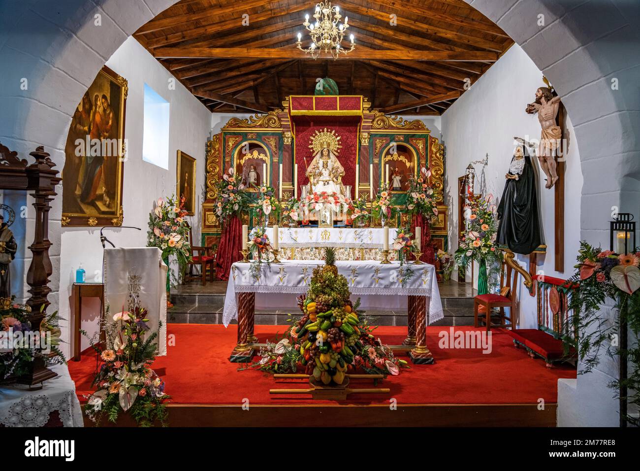 Die zur Bajada geschmückte Kirche Parroquia Nuestra Señora de la Salud in Arure, la Gomera, Kanarische Inseln, Espagnol | décoré pour le Bajada, TH Banque D'Images