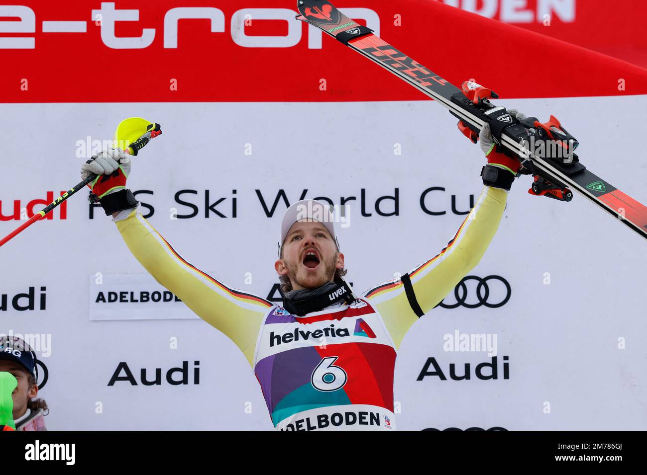 Ski alpin - FIS coupe du monde de ski alpin - Slalom masculin - Adelboden, Suisse - 8 janvier 2023 Linus Strasser, en Allemagne, réagit après l'événement REUTERS/Stefan Wermuth Banque D'Images