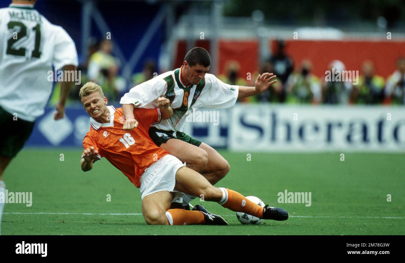 Orlando, Vereinigte Staaten. 08th janvier 2023. firo, 04.07.1994 image d'archive, archive photo, archive, archive photos football, Football, COUPE DU MONDE 1994 USA Round of 16: Pays-Bas, Hollande - Irlande 2:0 duels, Stan Valckx, Versus, Roy Keane crédit: dpa/Alay Live News Banque D'Images