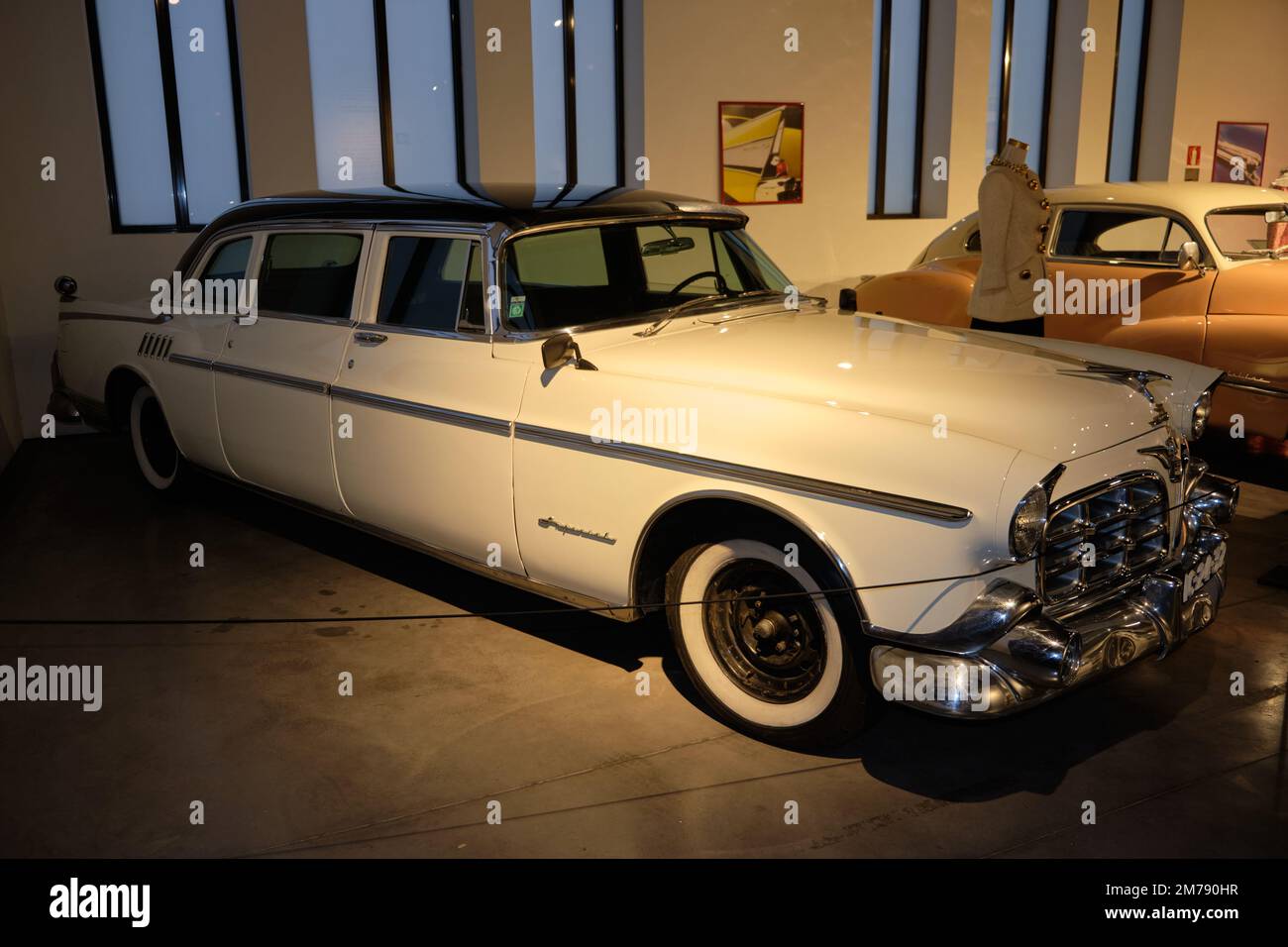 Cadillac Imperial au musée de l'automobile de Málaga, Espagne. Banque D'Images
