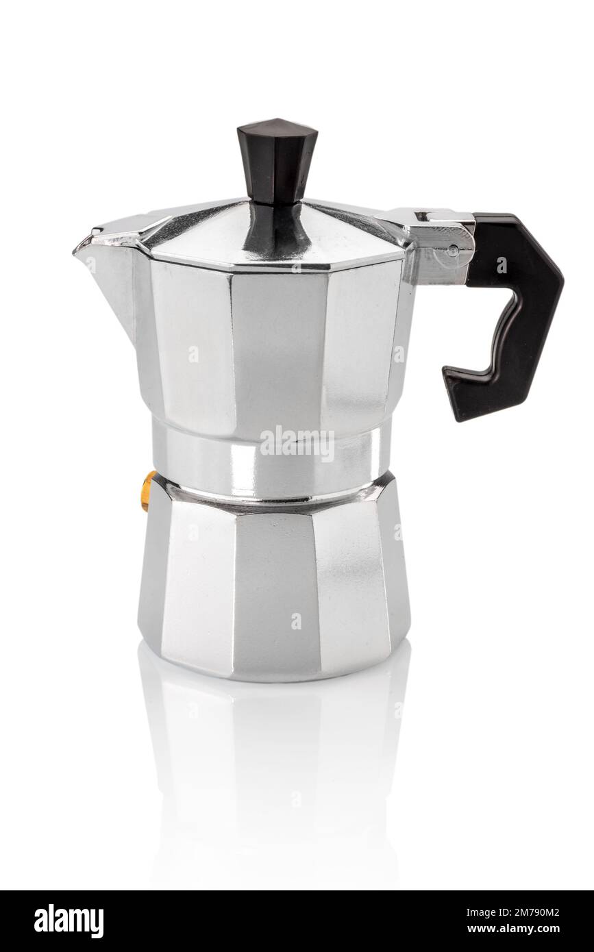 Cafetière Moka, machine à espresso en aluminium moka italienne, isolée sur blanc avec réflexion, avec passe-cheveux inclus Banque D'Images