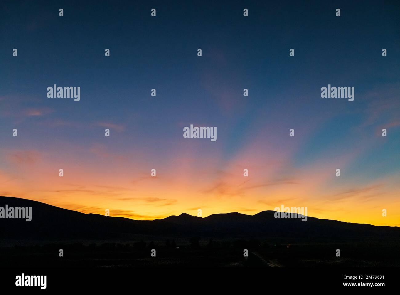 Montagnes de San Juan ; coucher de soleil ; réserve naturelle nationale de Monte Vista ; vallée de San Luis ; Colorado ; États-Unis Banque D'Images