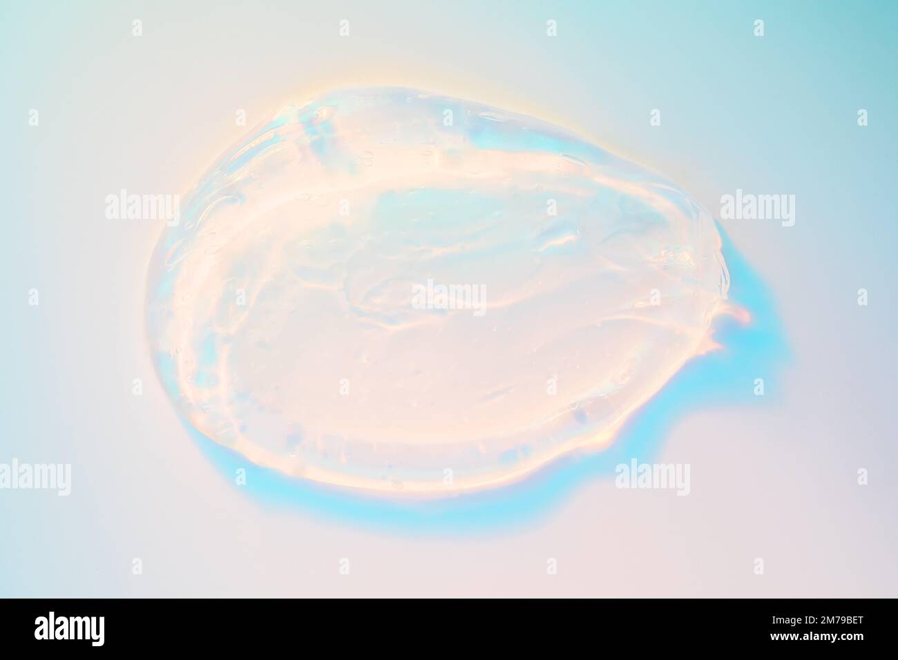 Gel transparent coloré. Concept médical et cosmétique Banque D'Images