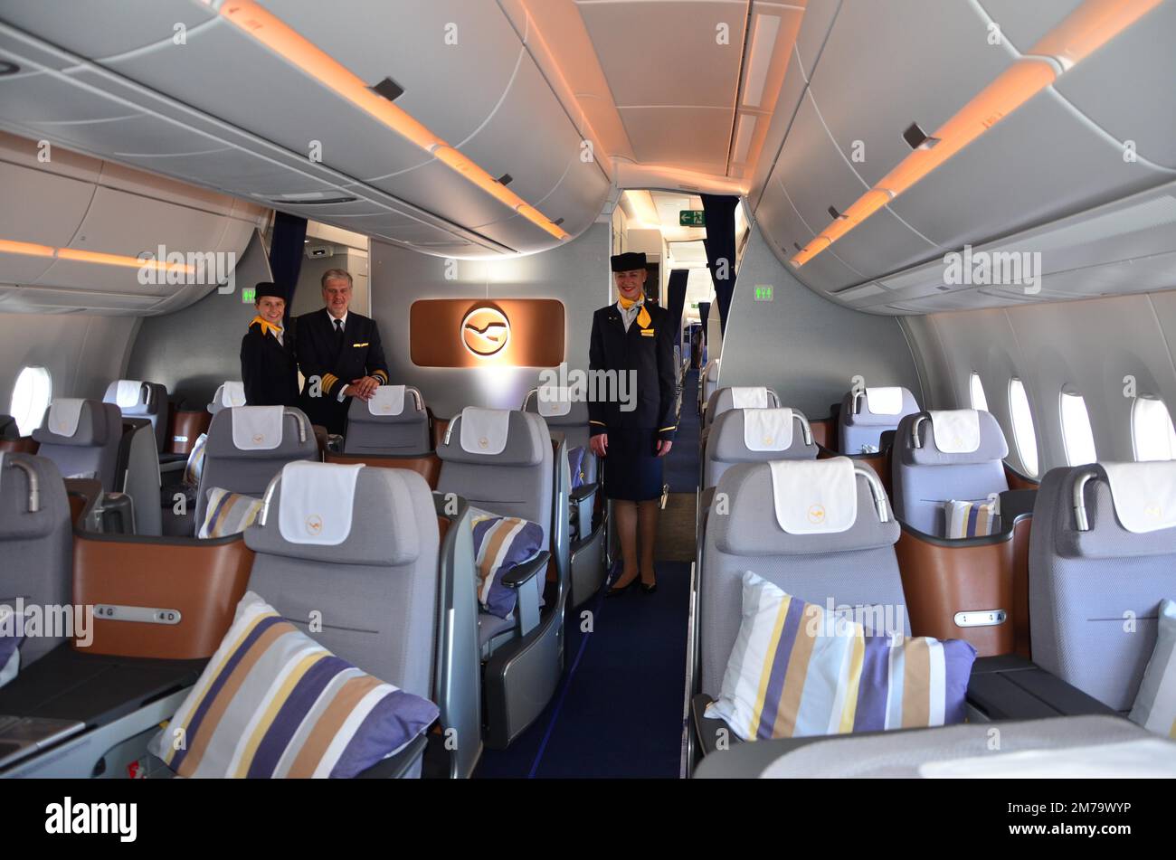 Aviation, Lufthansa, Airbus A350-900, équipage, avion passager Banque D'Images