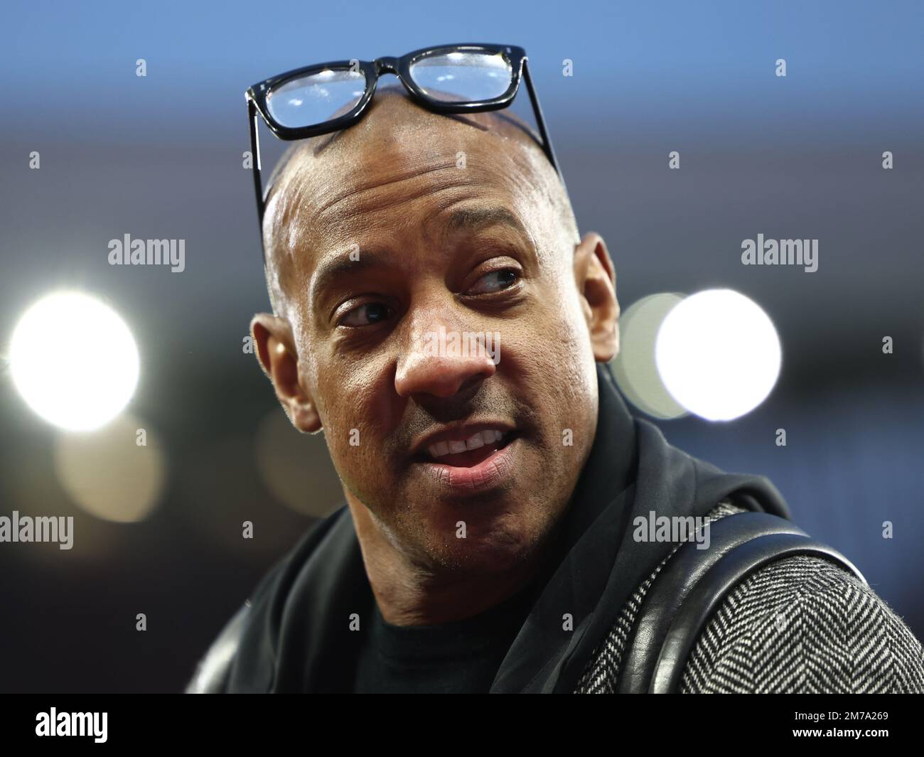 Birmingham, Royaume-Uni. 8th janvier 2023. Dion Dublin, ancien footballeur professionnel, présentateur de télévision et perforateur avant le match de la FA Cup à Villa Park, Birmingham. Crédit photo à lire : Darren Staples/Sportimage crédit : Sportimage/Alay Live News Banque D'Images