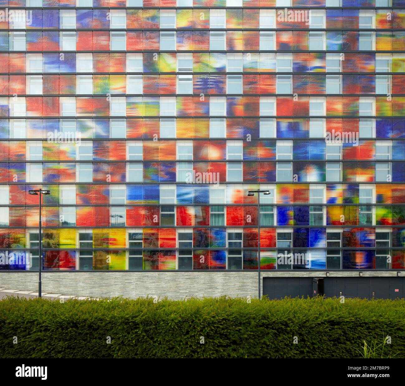 Façade colorée de l'Institut néerlandais du son et de la vision Banque D'Images