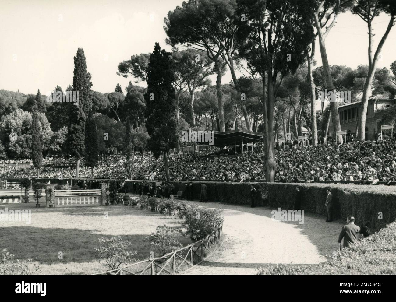Vue du public du spectacle équestre de Piazza di Siena, Rome, Italie 1960s Banque D'Images