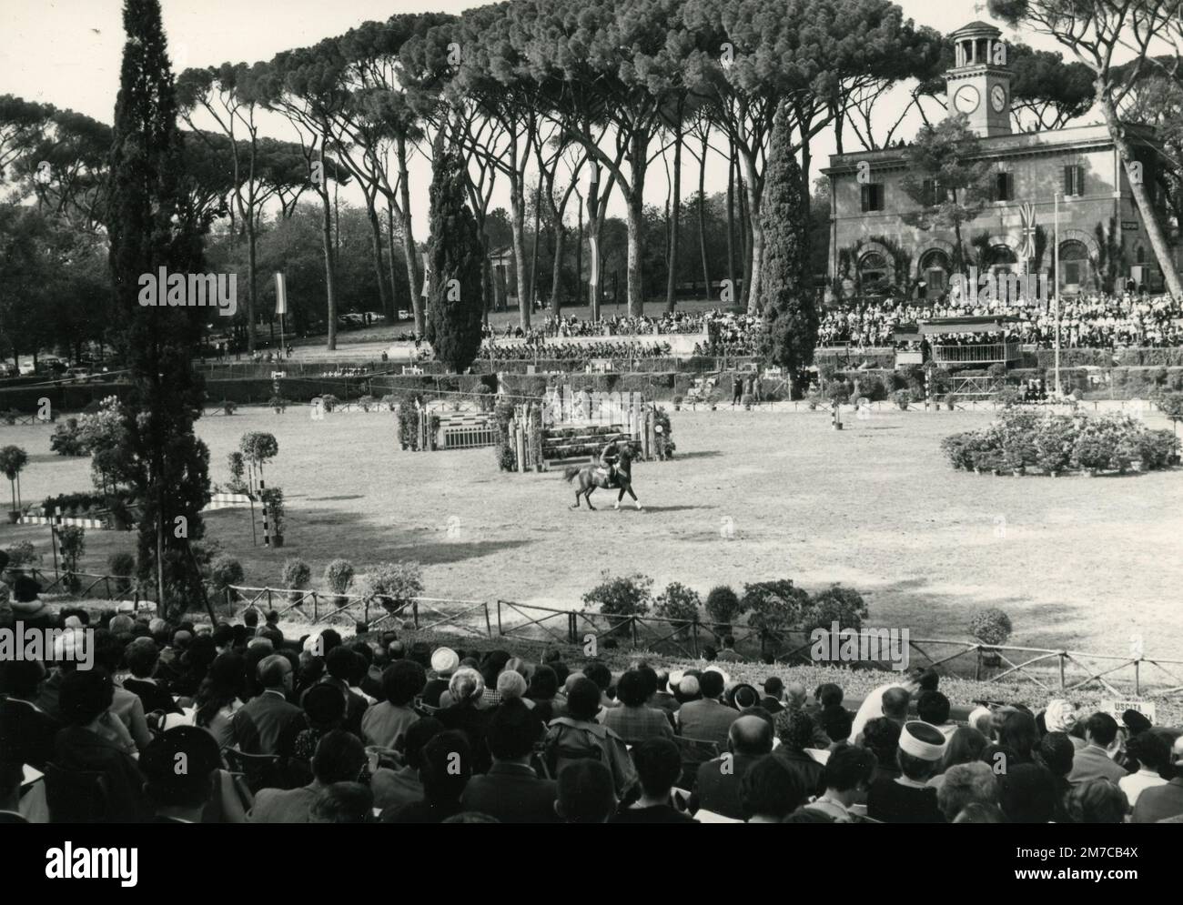 Vue sur le spectacle équestre de Piazza di Siena, Rome, Italie 1960s Banque D'Images