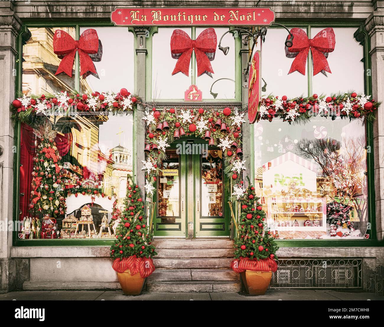 Magasin de Noël, la Boutique de Noël, ouvert toute l'année, Vieux-Québec,  Québec, Canada Photo Stock - Alamy
