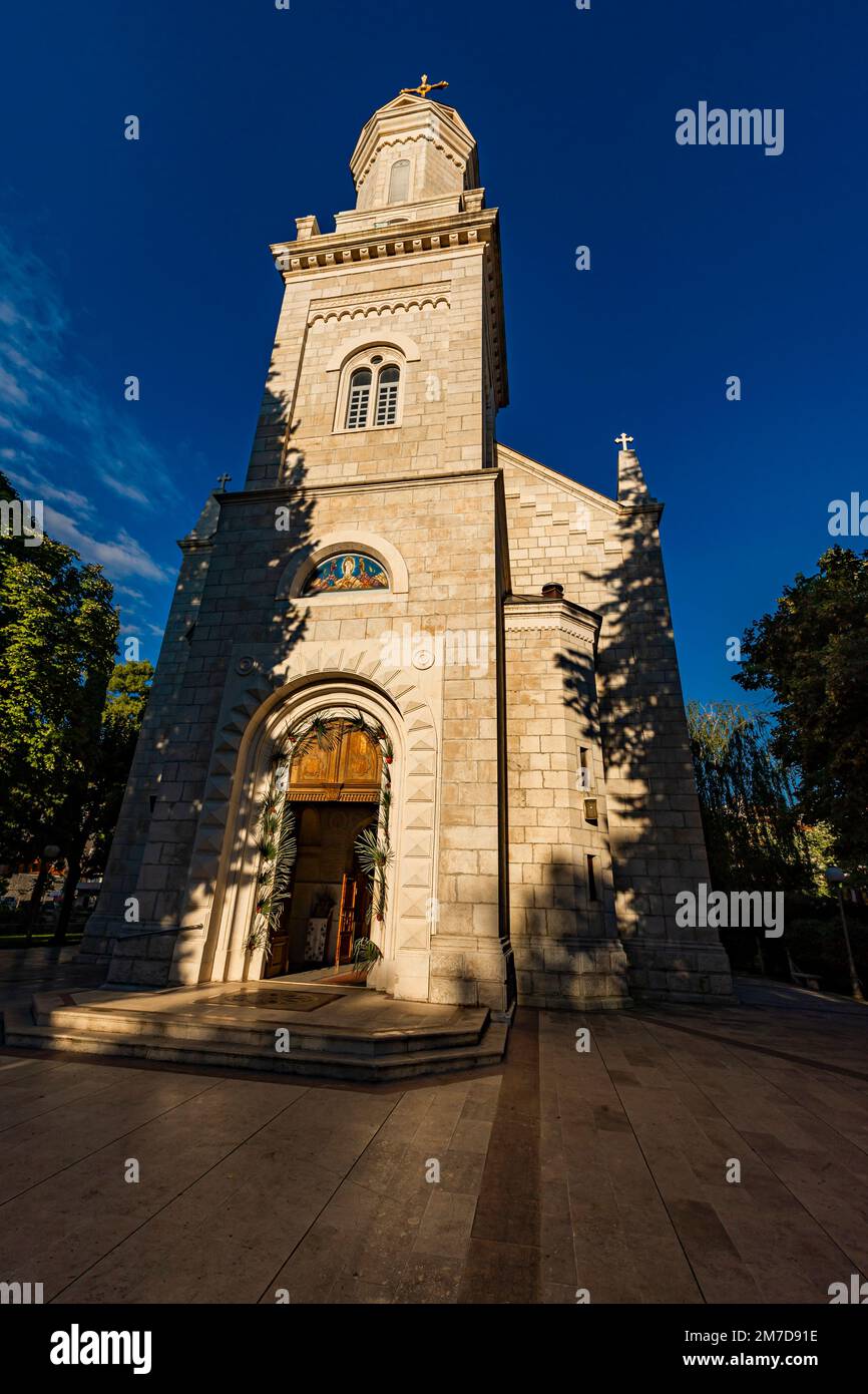 Vue sur l'église orthodoxe du Saint-Transfiguraton à Trebinje, Bosnie-Herzégovine Banque D'Images