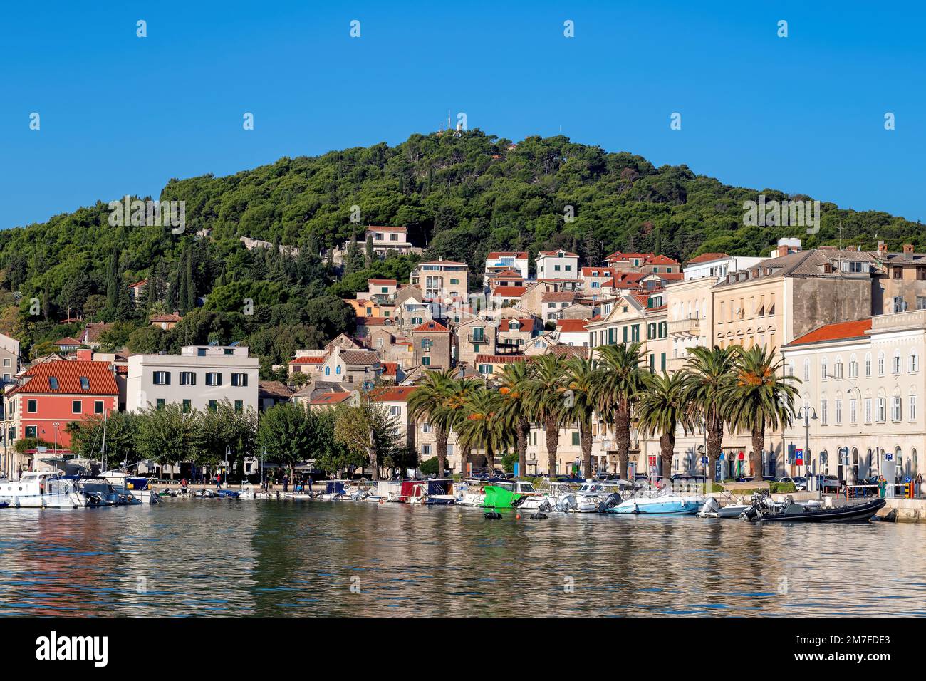 Vue sur la vieille ville depuis le port, Dalmatie, Croatie Banque D'Images