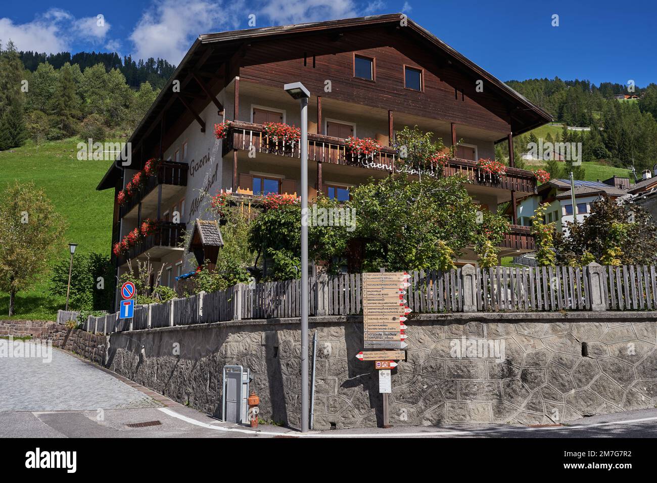 Sesto-Sexten, Italie - 19 septembre 2022 - le charmant village de Sexten/Sesto est niché dans le monde montagneux saisissant des Dolomites Sexten Banque D'Images