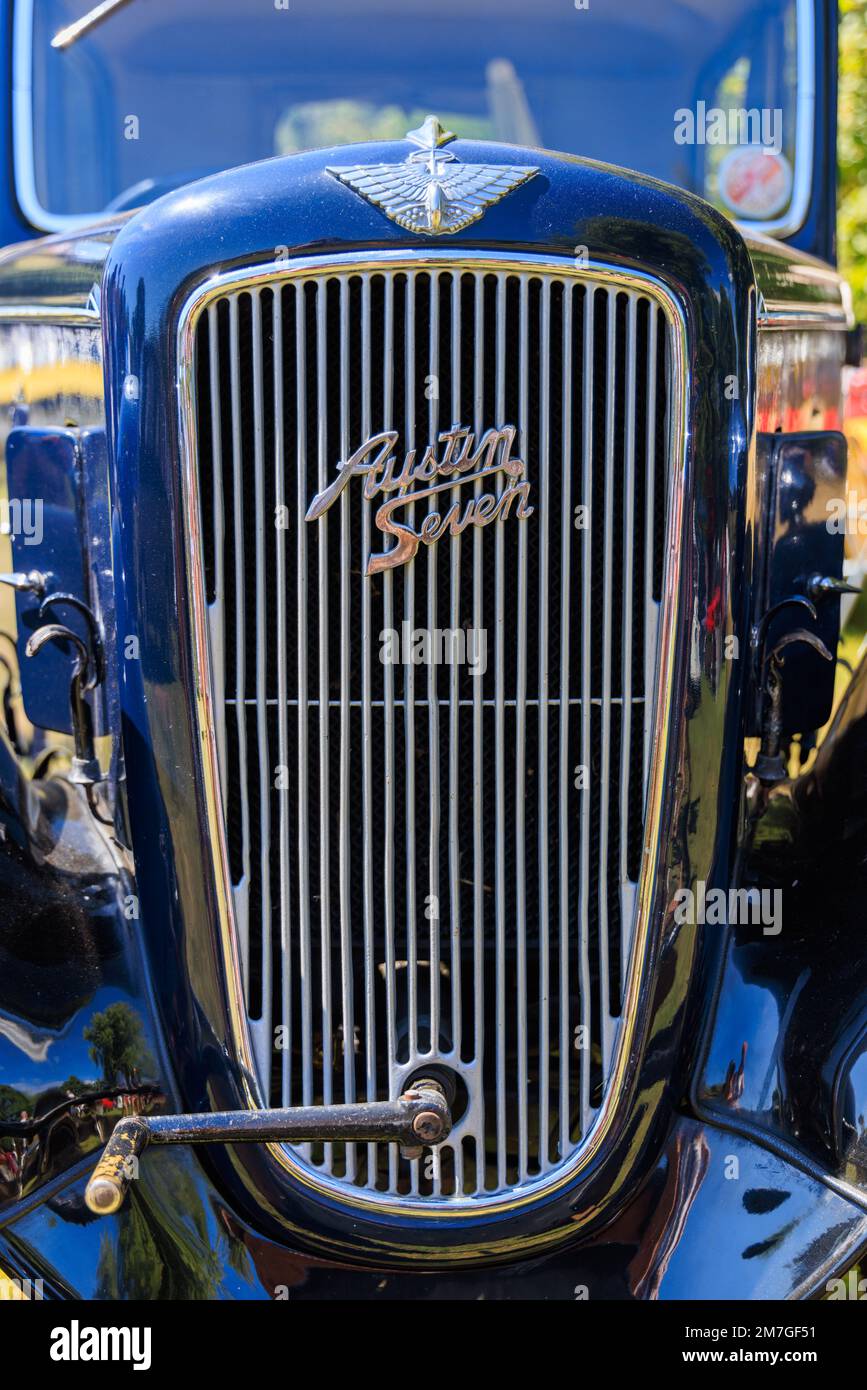 1934 Austin 7 lors d'un spectacle automobile classique dans le parc national de Gnoll, Neath Port Talbot, pays de Galles, Royaume-Uni Banque D'Images
