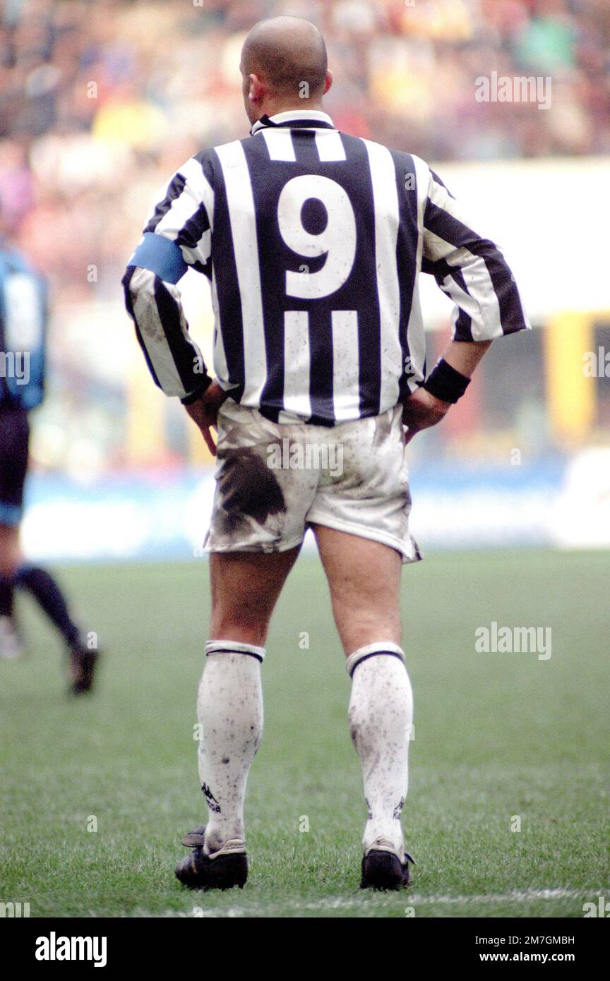 Italie, Turin 1994-1995-1996: Le joueur Juventus FC Gianluca Vialli en action pendant le match de championnat de football série a 1993-94 Banque D'Images