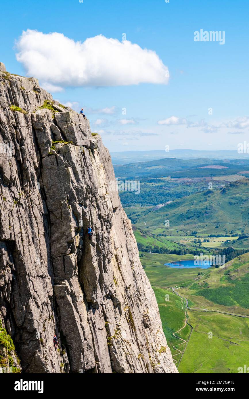 Grimpeur de rochers dans le quartier des lacs Banque D'Images