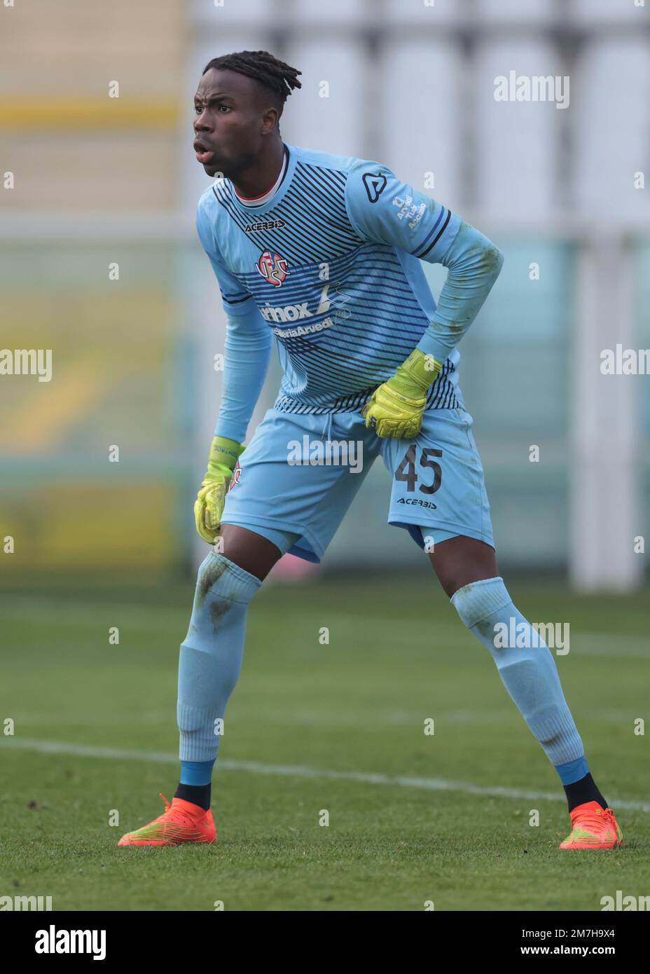 Turin, Italie, le 23rd décembre 2022. Mouhamadou Sarr des États-Unis Cremonese réagit lors du match amical au Stadio Grande Torino, Turin. Le crédit photo devrait se lire: Jonathan Moscrop / Sportimage Banque D'Images