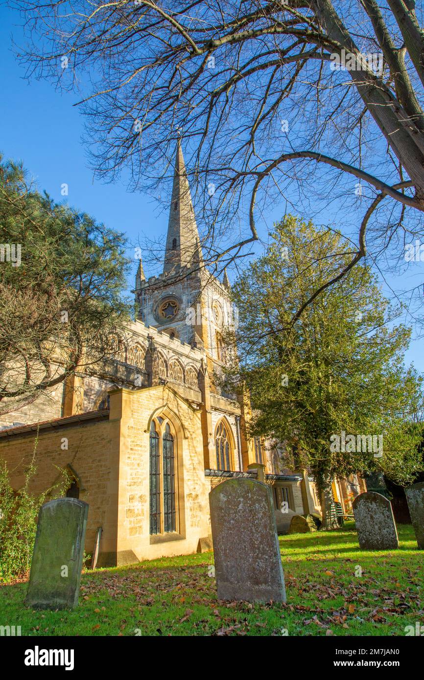 Église Sainte-Trinité ou Église de Shakespeare, en raison de sa renommée comme lieu de baptême, mariage et enterrement de William Shakespeare .Stratford sur Avon Banque D'Images