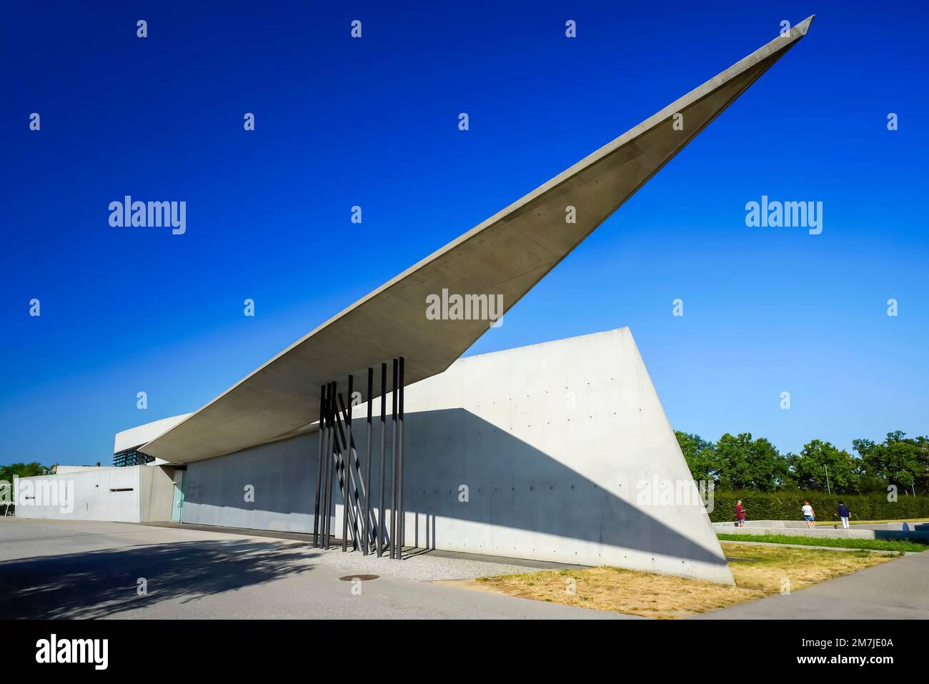 Caserne de pompiers par l'architecte Zaha Hadid. Vitra Campus, Weil am Rhein, Allemagne. Banque D'Images