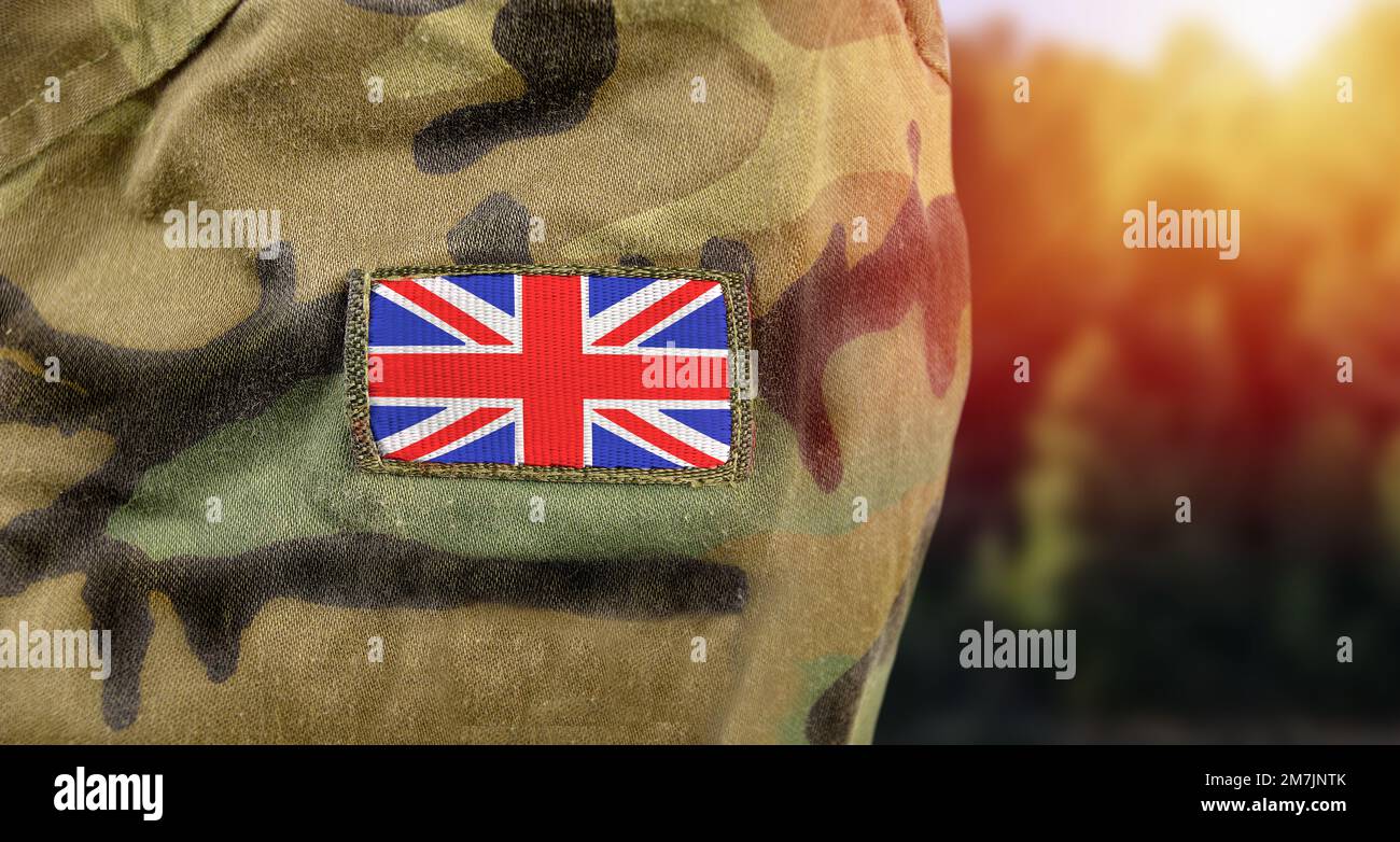 Drapeau britannique sur le bras des soldats Banque D'Images