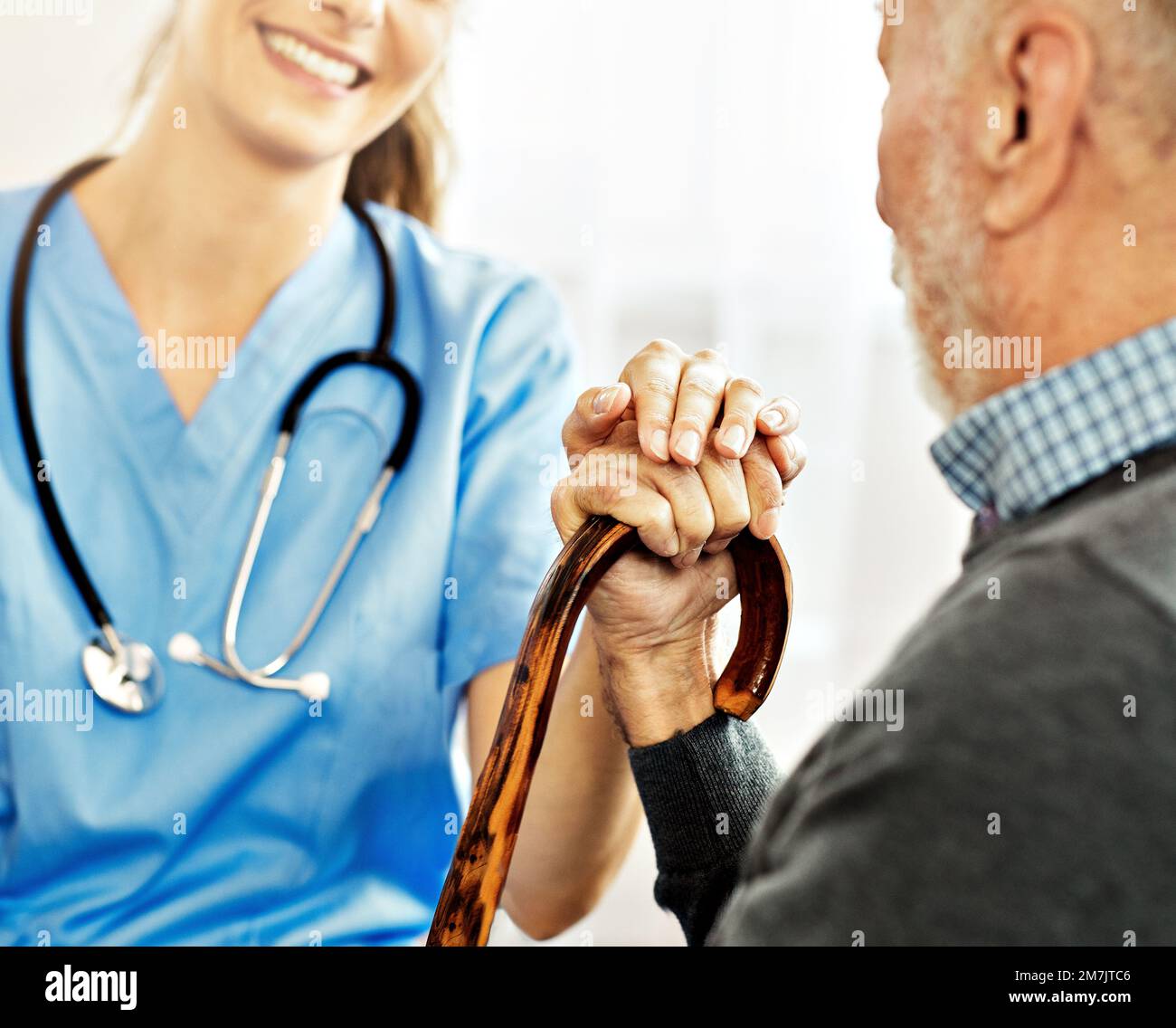 infirmière médecin aide-soignant aide-soignant aide-retraite maison soins infirmiers homme âgé femme soutien-santé Banque D'Images