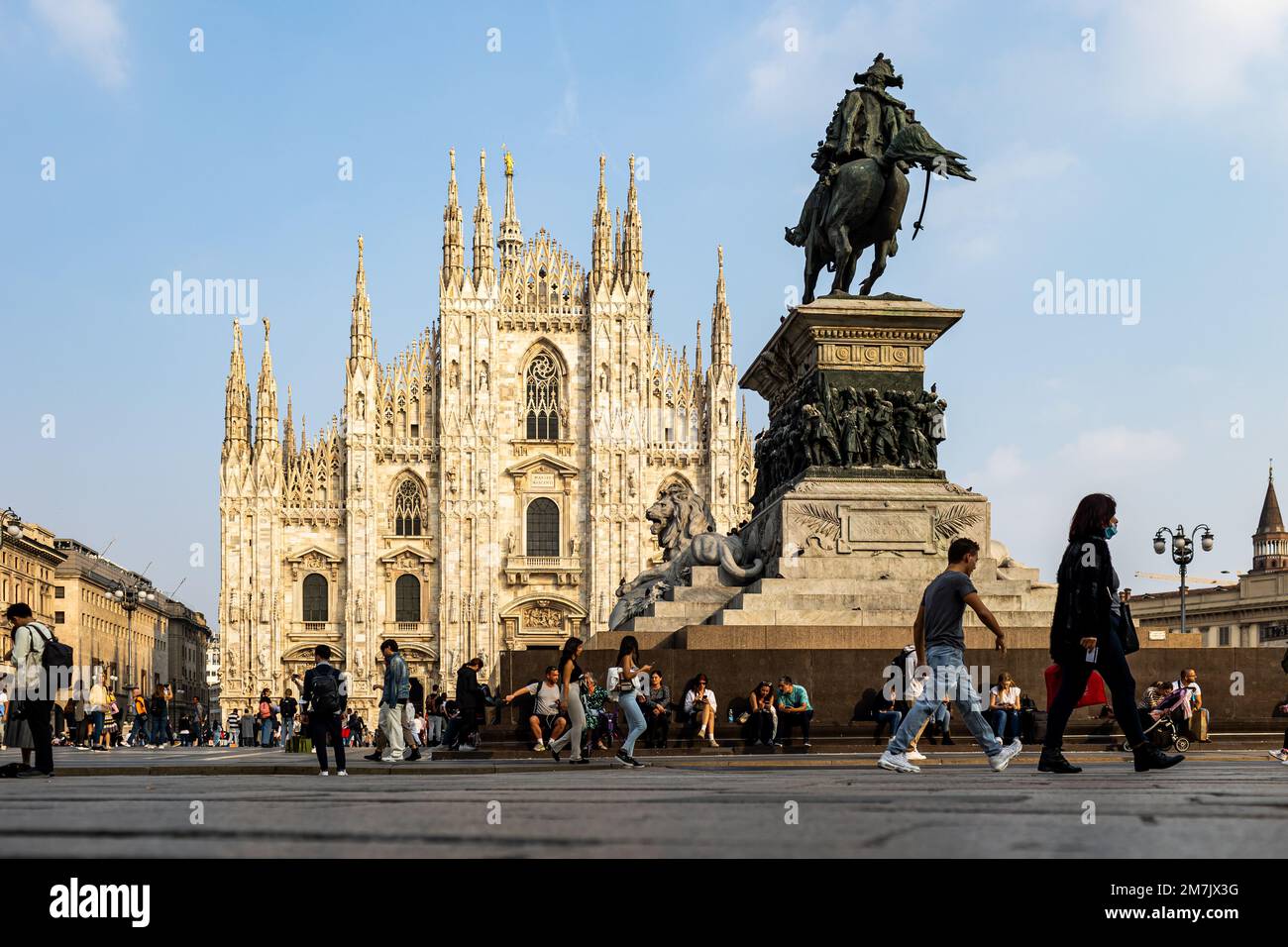 Cathédrale de Milan, Duomo di Milano, cathédrale de style gothique, coeur de Milan, Italie, architecture impressionnante, détails complexes, monument emblématique, ciel bleu Banque D'Images