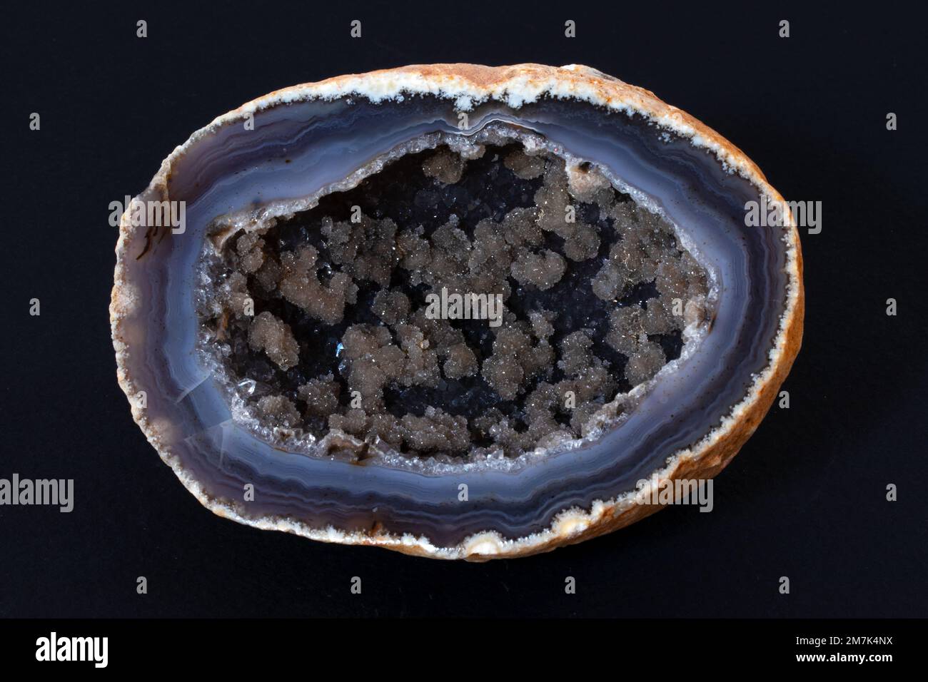 Roches et minéraux, échantillon de laboratoire Quartz Geode Banque D'Images