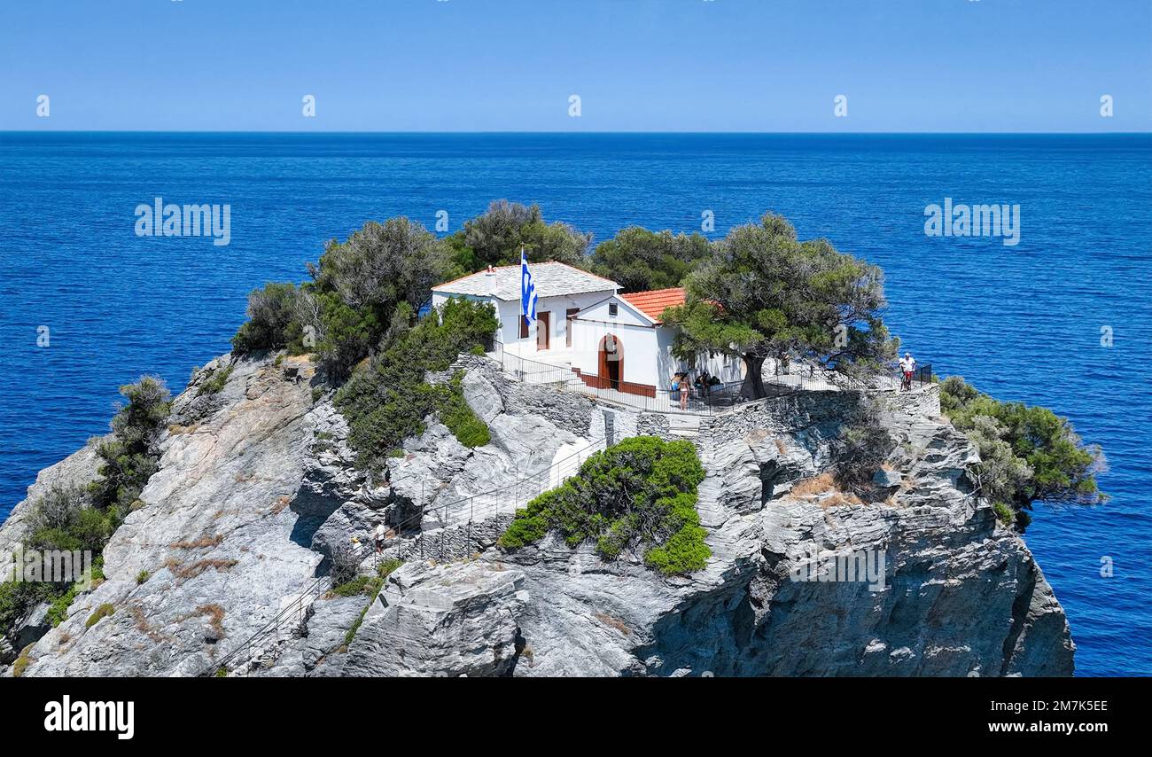Vue rapprochée de la petite église d'Agios Ioannis sur l'île de Skopelos Banque D'Images