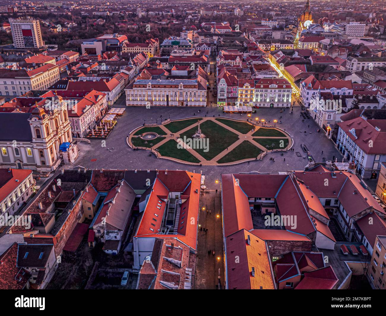 Vue aérienne de Union Square avec les bâtiments de style baroque environnants. La photo a été prise le 6th janvier 2023 à Timisoara, la culture européenne Banque D'Images