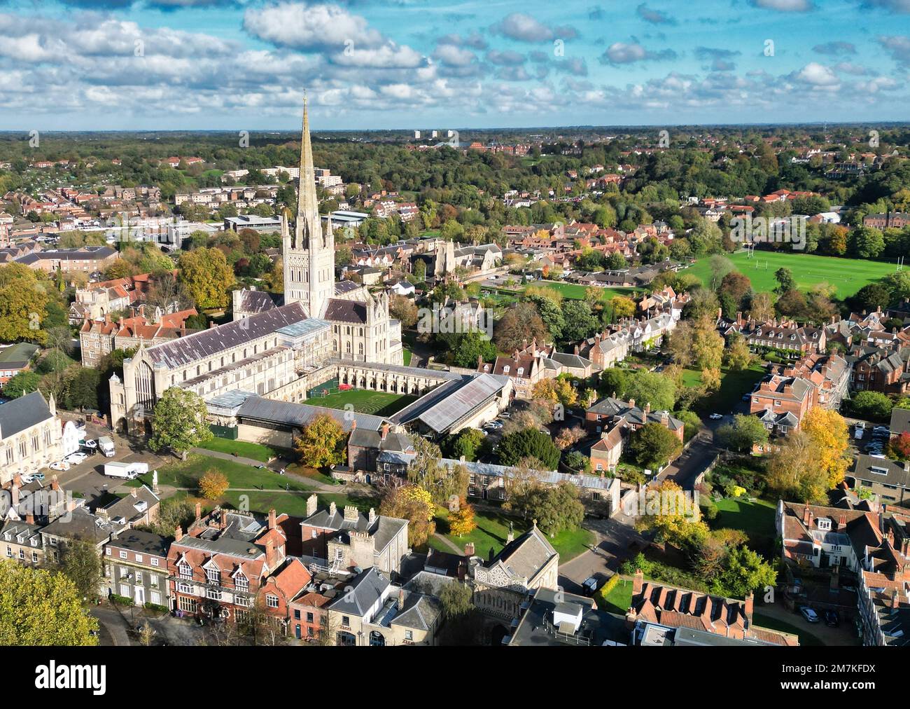 Vue aérienne de Norwich avec la célèbre cathédrale, Norfolk, Royaume-Uni Banque D'Images