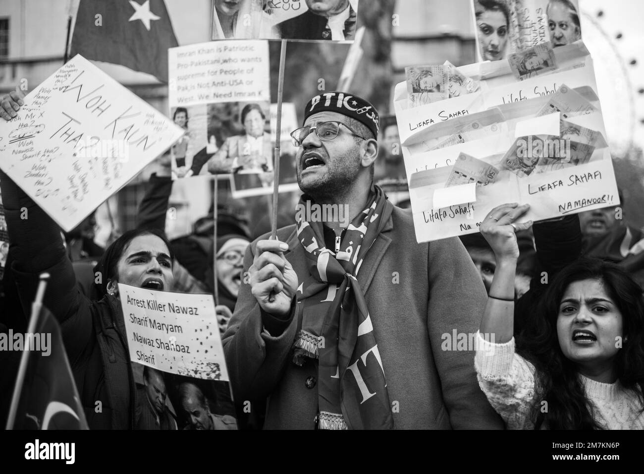 Les Iraniens britanniques protestent à Londres contre le régime oppressif en Iran. Banque D'Images