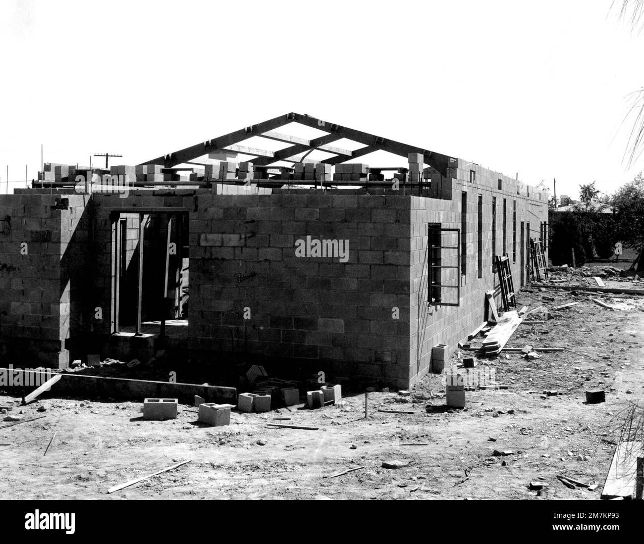 Photo de l'état d'avancement de la nouvelle chapelle de la poste à l'annexe Barstow du dépôt de fournitures du corps des Marines, San Francisco. Cette image a été prise le 26 septembre 1952. Base : Barstow État : Californie (CA) pays : États-Unis d'Amérique (USA) Banque D'Images