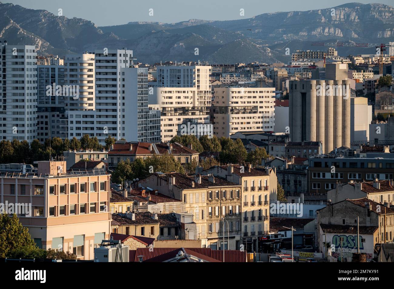 District d'Arenc à Marseille (sud-est de la France): Bâtiments, parc habité et zone urbaine "ZAC Cité de la Méditerranée", Euromiterran Banque D'Images