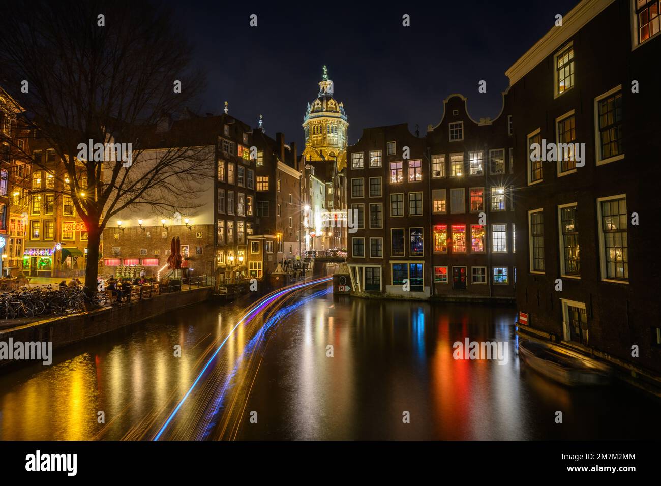 Canaux de la ville d'Amsterdam la nuit Banque D'Images