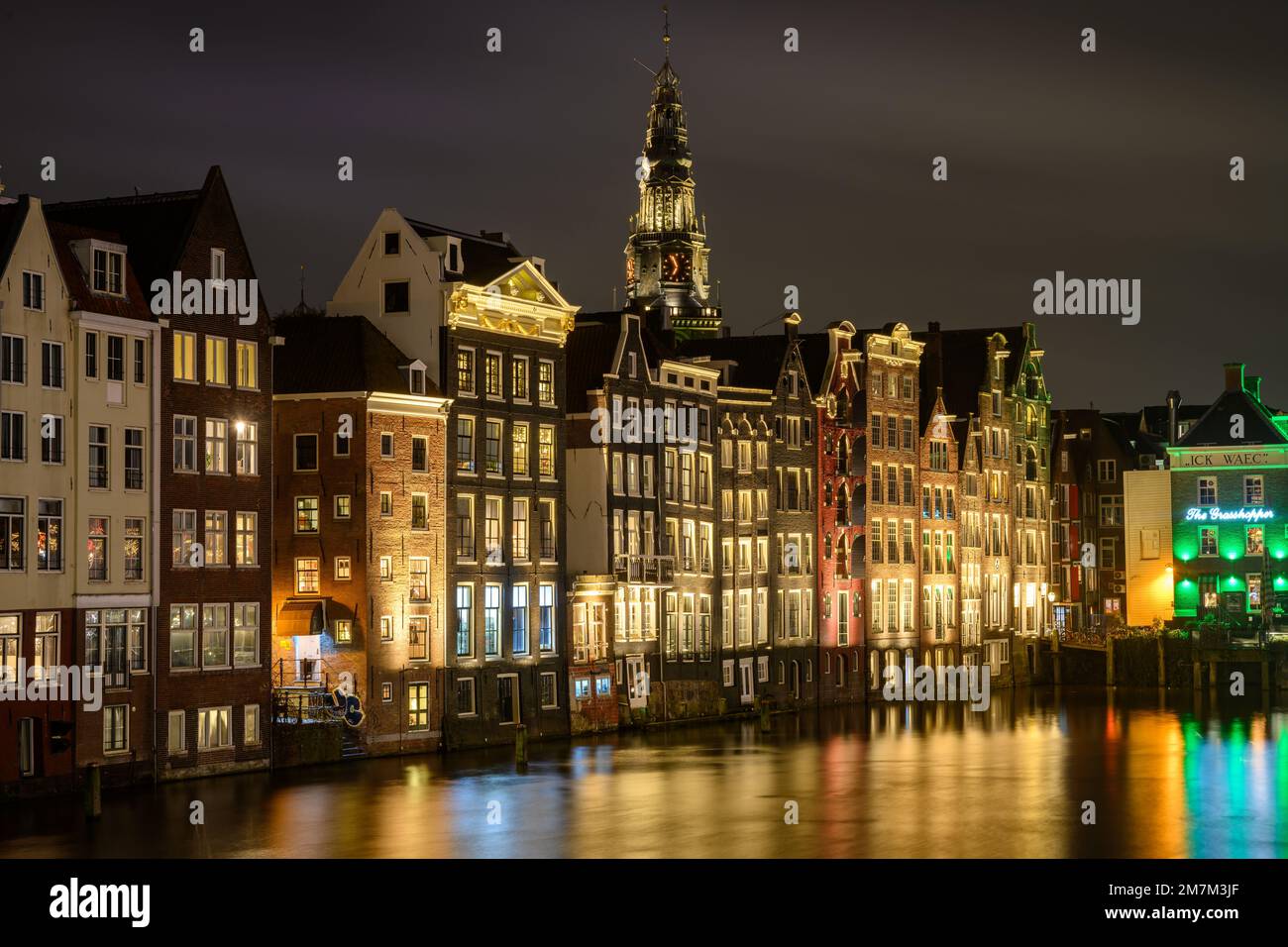 Canaux de la ville d'Amsterdam la nuit Banque D'Images