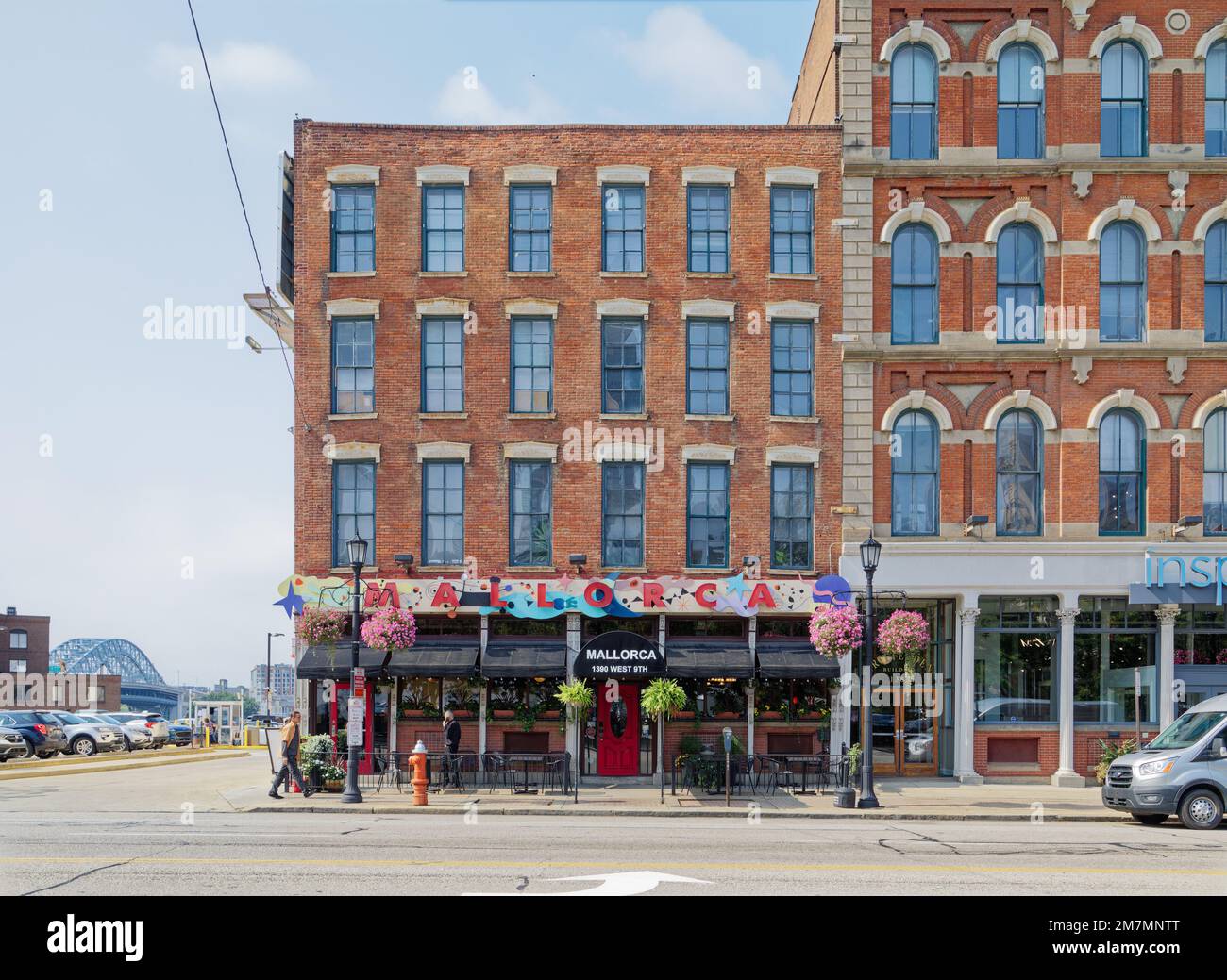 Le Glaser Brothers Building de 1854 abrite un restaurant au niveau de la rue. Le point de repère en brique rouge se trouve sur West 9th Street, près de West Street Clair Avenue. Banque D'Images